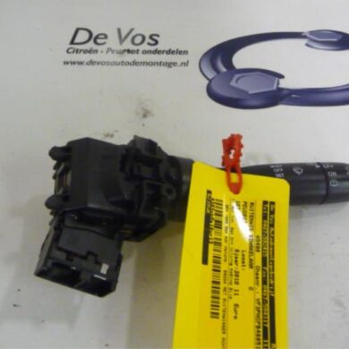 Peugeot 107 1.0 12V Ruitenwis Schakelaar 2010 6239SA