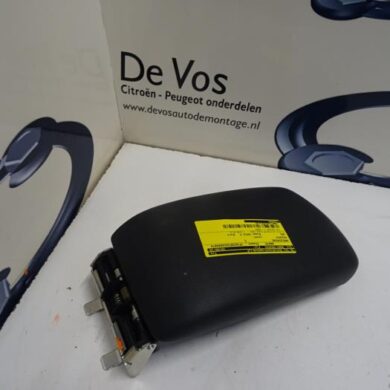 Peugeot 308  Armrest 2012 7589SV