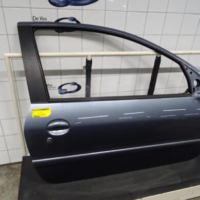 Peugeot 206 1.4 16V Door 2-door, right 2005 9004K6