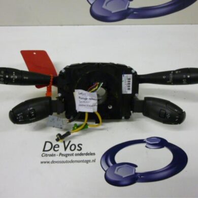 Peugeot 207  Steering column stalk 2006 624241