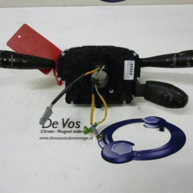 Peugeot 207  Steering column stalk 2007 624251