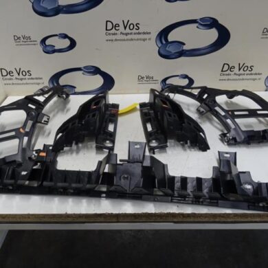 Peugeot 3008  Bumperframe achter 2019 9811280580-9810591580-9810591480