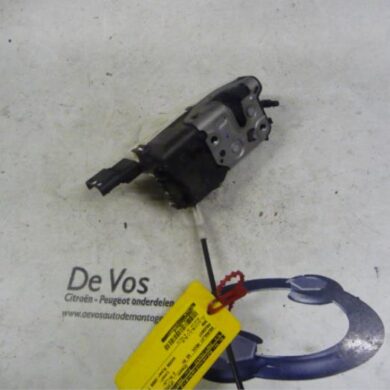 Peugeot 308  Front door lock mechanism 4-door, right 2008 9136CR