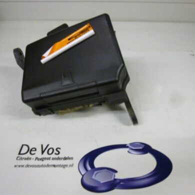 Peugeot 206  Relay holder 2002 6556X7-6556KZ-6556Z1