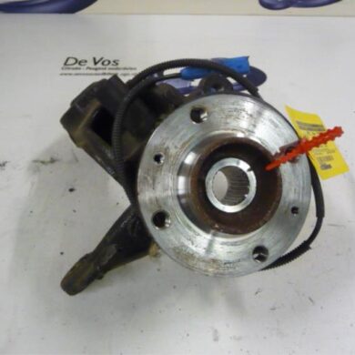 Citroen C3 Picasso 1.4 16V VTI 95 Knuckle, front right 2013 364790