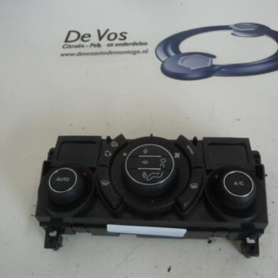 Peugeot 3008  Heater control panel 2015 6452Y3