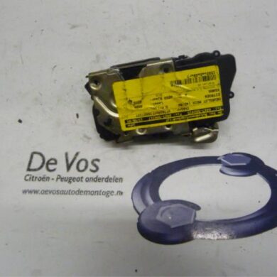 Citroen Xsara  Deurslot Mechaniek 4Deurs rechts-voor 2000 9136J2
