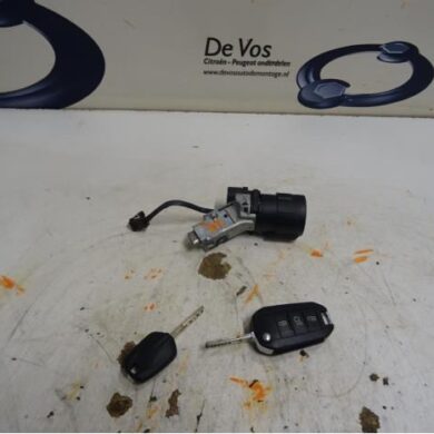 Peugeot 308 1.6 BlueHDi 120 Kontaktslot+Sleutel 2014 1608682880