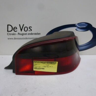 Citroen Saxo 1.4i SX,VSX Taillight, right 1997 6351F7