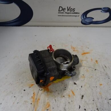 Citroen Picasso 1.8 16V Throttle body 6FZ 2003 1635W8