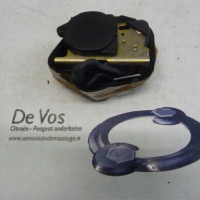 Citroen Saxo 1.6 VTR Front seatbelt, left 1998 8973Y1