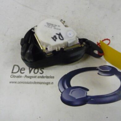 Peugeot 5008 1.6 THP 16V Rear seatbelt, right 2010 8975SJ