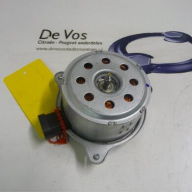 Peugeot 208  Koelvin Motor 2014 9675280980