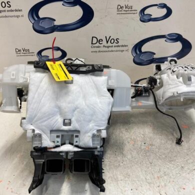 Peugeot 5008  Heater housing 2019 9822121180-9821299980