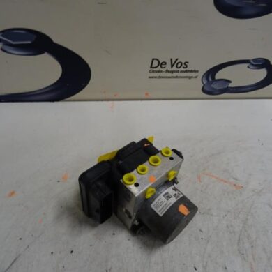 Citroen C3 Aircross 1.2 e-THP PureTech 110 ABS pump HNZHN01 2018 1631851880