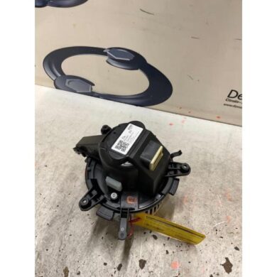 Opel Combo 1.2 110 Kachel Ventilatiemotor 2020 9821292380