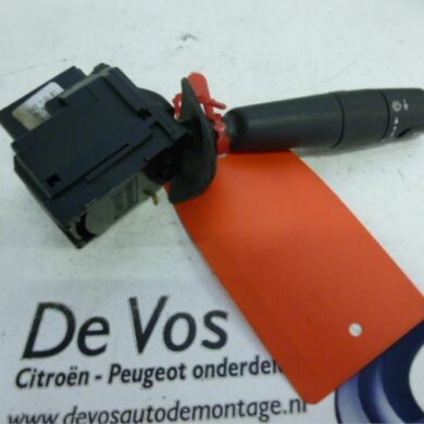 Peugeot 607 2.2 HDi 16V FAP Wiper switch 2003 6239A8