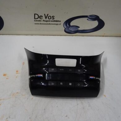 Peugeot 208  Heater control panel 2012 96722471XU