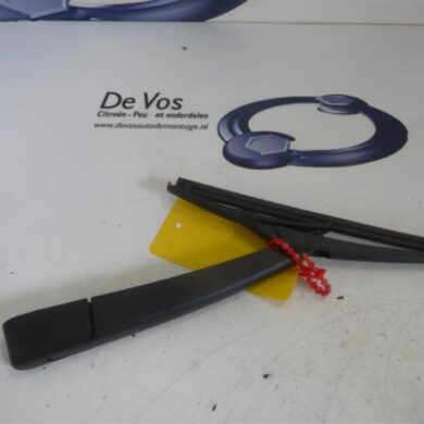 Peugeot 308  Rear wiper arm 2014 1610785080