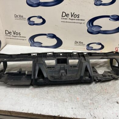 Peugeot 5008  Frontpaneel 2010 7422E7