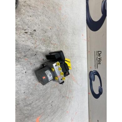 Peugeot 5008  ABS pump AH01 2019 1647874580