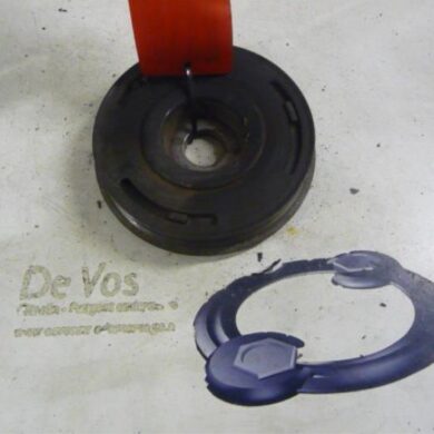 Peugeot 307  Crankshaft pulley 2005