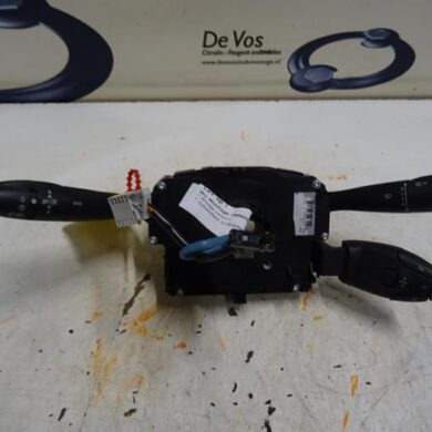 Peugeot 207  Steering column stalk 2009 6242RY