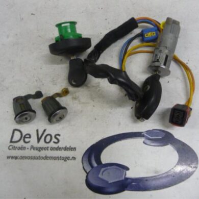 Citroen Xsara 1.4 Slotenset Cilinder (compleet) 2002 4162Z5