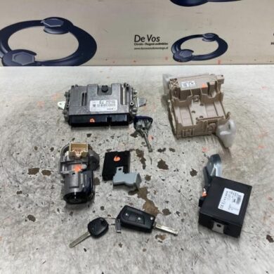 Peugeot 108 1.0 12V VVT-i Engine management computer CFB 2019 B001184180