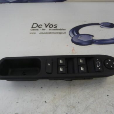 Peugeot 207  Multi-functional window switch 2010 6490EJ
