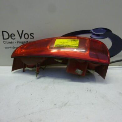Peugeot 807 2.0 HDi 16V Achterlicht links 2003 6350Y4