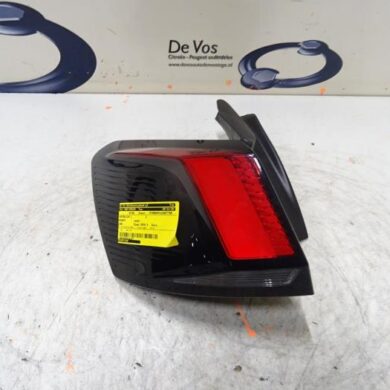 Peugeot 3008  Achterlicht links 2018 9810477180