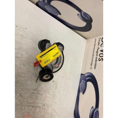 Peugeot 3008 1.6 16V HYbrid 225 Drive belt tensioner 5G06 2021 9818259480