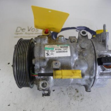 Peugeot 3008  Klimapumpe 9HD9H05 2013 648734-9800839580-6453ZC
