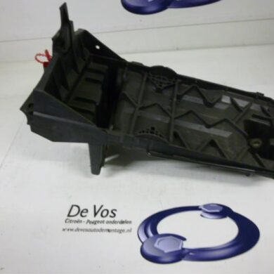 Citroen Jumpy 1.9Di Battery box 2003 560382