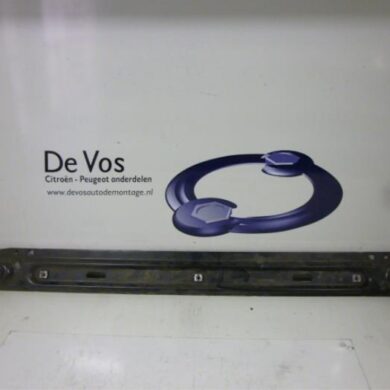 Peugeot 3008 1.6 HDiF 16V Radiator bar 2011 3502AW