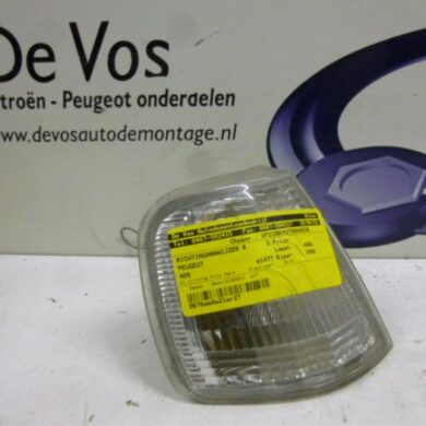 Peugeot 405  Richtingaanwijzer rechts 1992 630195