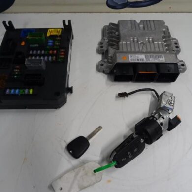 Peugeot 508  Engine management computer 9HL9H05 2013 1944K8