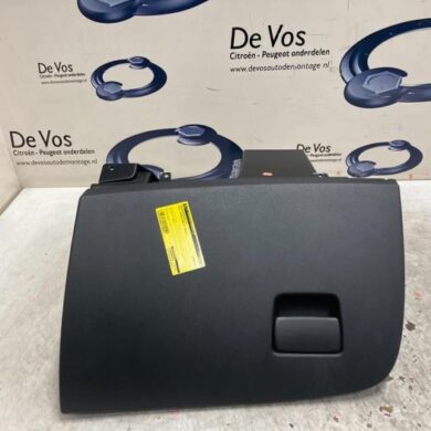 Opel Grandland X  Glovebox 2021 YP000543YX-YP001012YX
