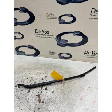 DS Automobiles DS3 Crossback 1.2 12V PureTech 155 Front wiper arm 2019 1640636680