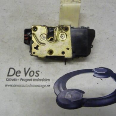 Citroen Xantia 1.6i X,Sensation Rear door mechanism 4-door, right 1994 913859