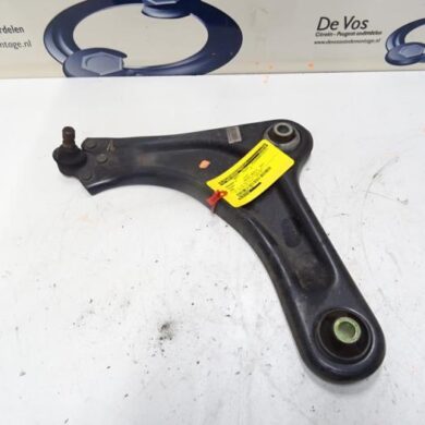 Peugeot 2008 1.2 12V e-THP PureTech 110 Front wishbone, left 2018 9813612780