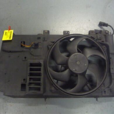 Citroen Picasso 1.8 16V Cooling fan housing 2006 1308V9-1253C8
