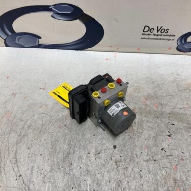 Peugeot 3008 1.6 e-THP 165 16V ABS pump 5GZ 2017 1623161580-1682593980-0265956353