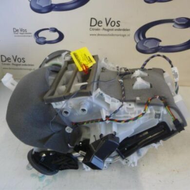 Peugeot 2008 1.2 Vti 12V PureTech 82 Kachelhuis 2014 1608203680-1612197980