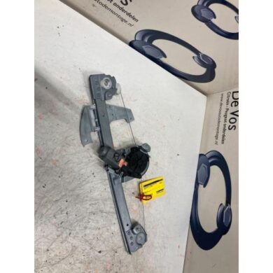 Peugeot 107 1.0 12V Ruitmechaniek 4Deurs rechts-voor 2006 9222T6-1629053680