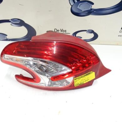 Peugeot 208  Achterlicht links 2013 9672628280