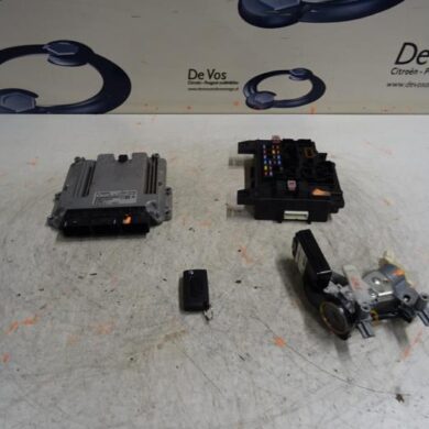 Peugeot 4007  Engine management computer 4HN 2010 194439