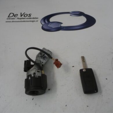 Peugeot 407 1.6 HDi 16V Ignition lock + key 2004 4162EA