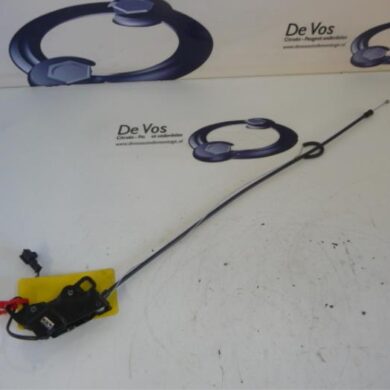 Peugeot 308  Tailgate lock mechanism 2010 8484AT
